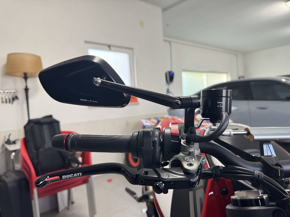Ducati Monster 937 Full extras