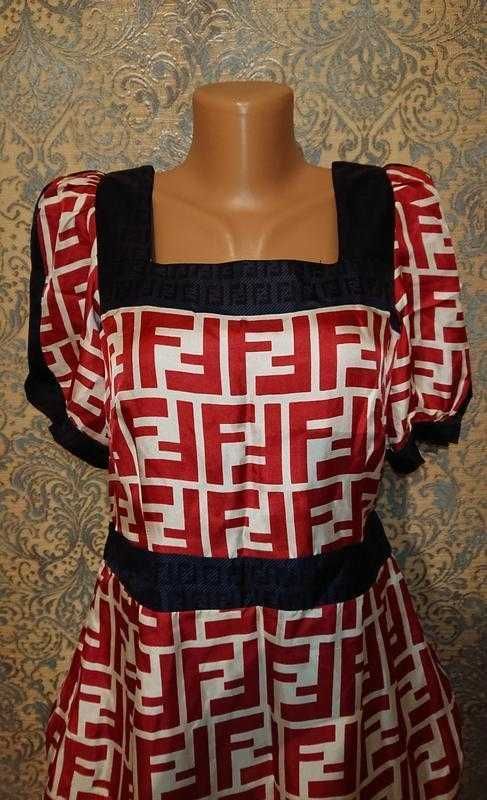Красивое шелковое платье fendi р. S/Xs