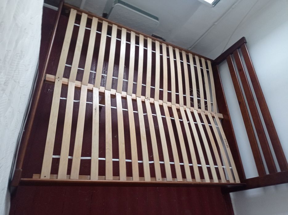 Кровать з матрасом