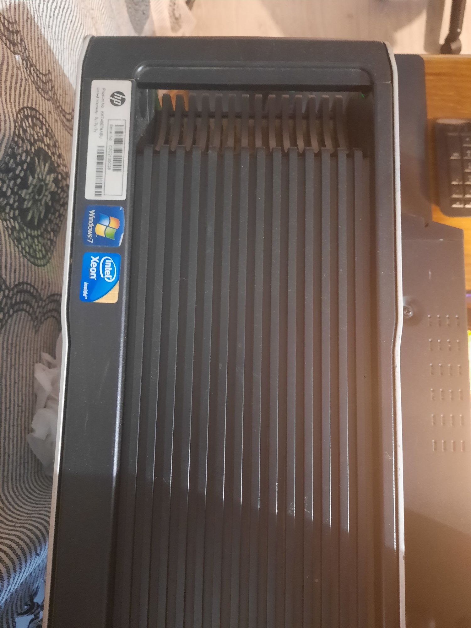 Hp z600 16 cores 32gb RAM, 8gb gráfica ssd 240gb +hdd 500gb + monitor
