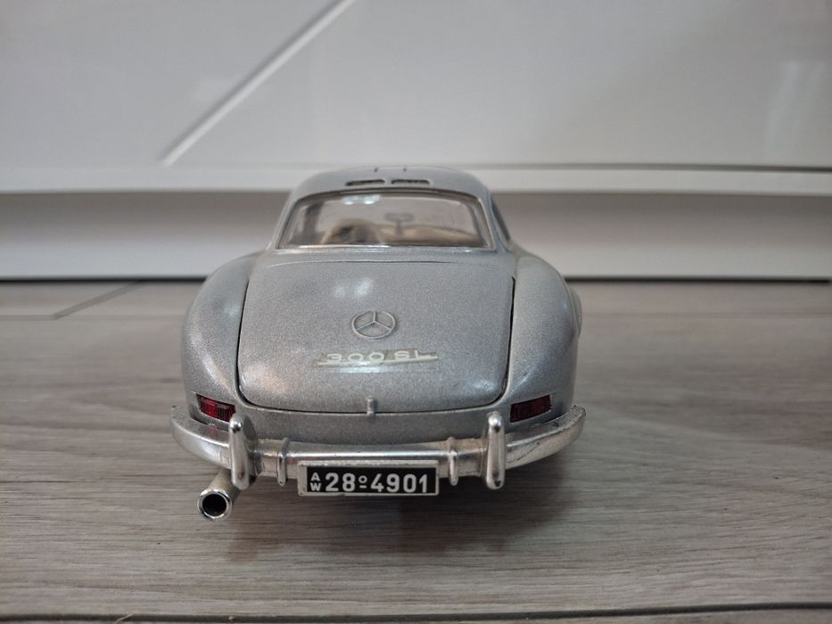 Samochód Kolekcjonerski Mercedes-Benz 300SL Bburago 1:18