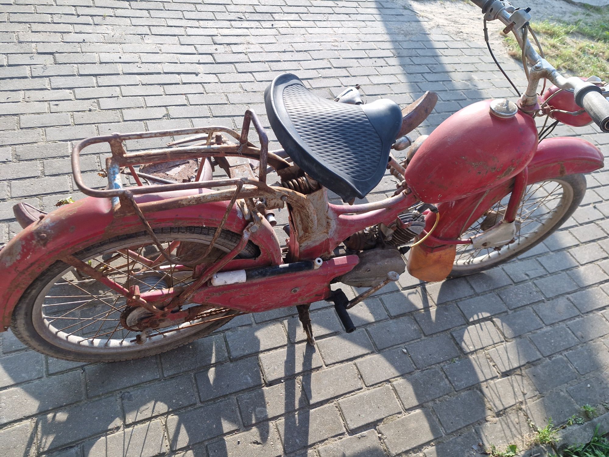Simson sr2e sr2 cały plus rama . Do remontu.  Transport gratis