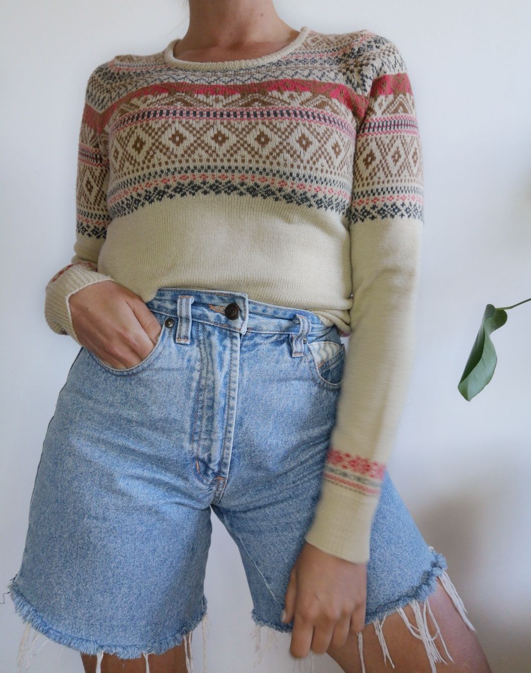 Uroczy beżowy sweter w norweskie wzory vintage