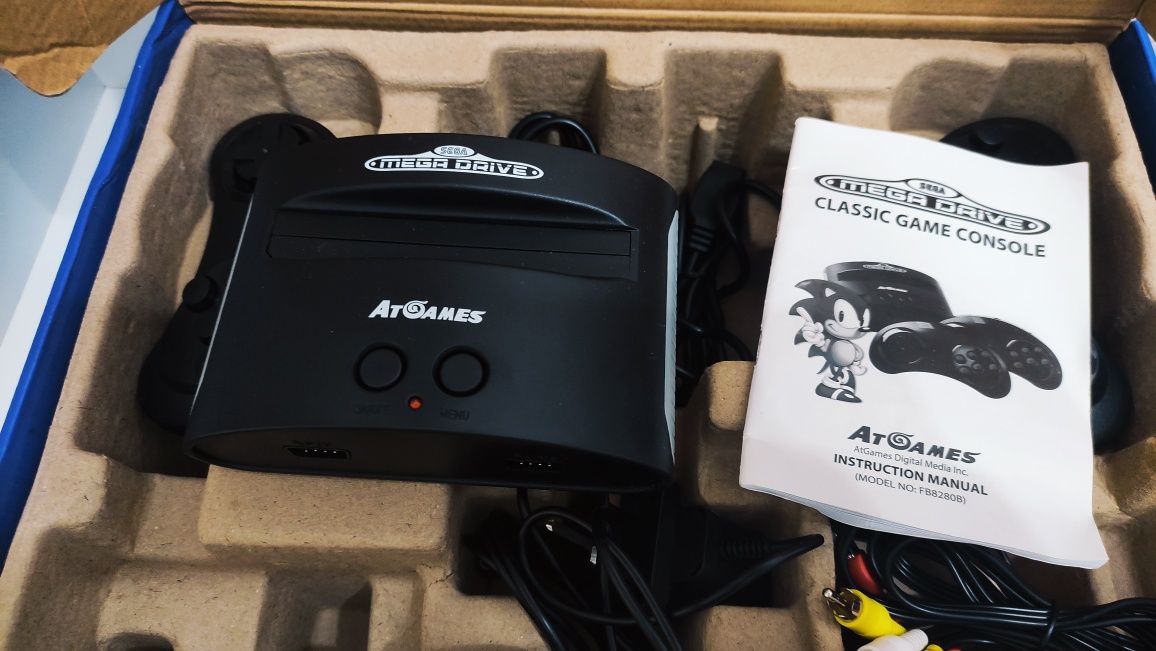 Sega Mega Drive Classic game console 81 gier retro
