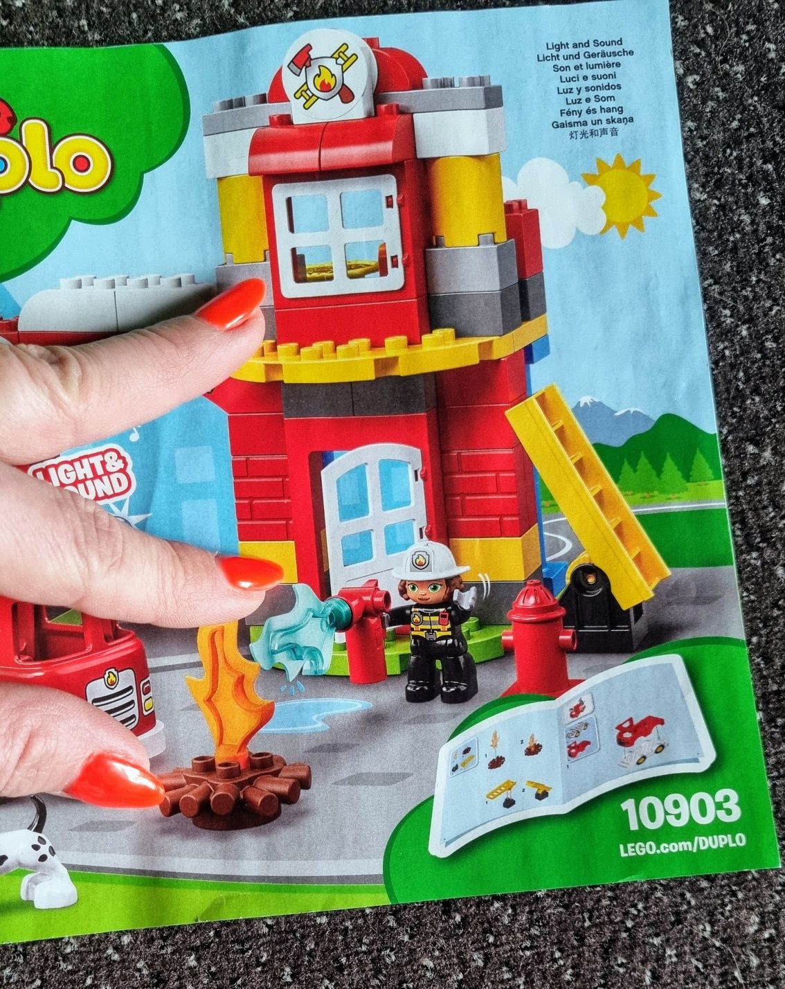 Zestaw LEGO DUPLO "Remiza strażacka" - wersja: 10903.
