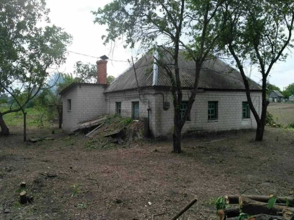Продається будинок під реконструкцію в с. Мошни