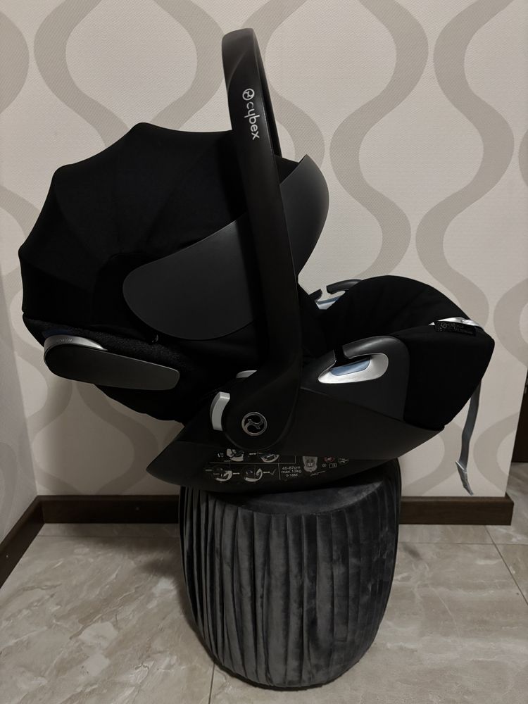 Автокрісло Cybex Cloud Z Deep Black ідеальний стан