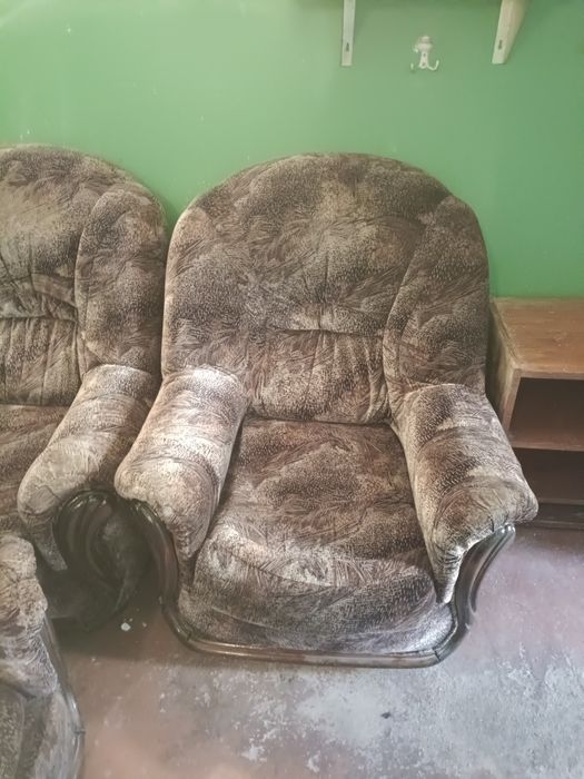 Продам диван и 2а кресла!