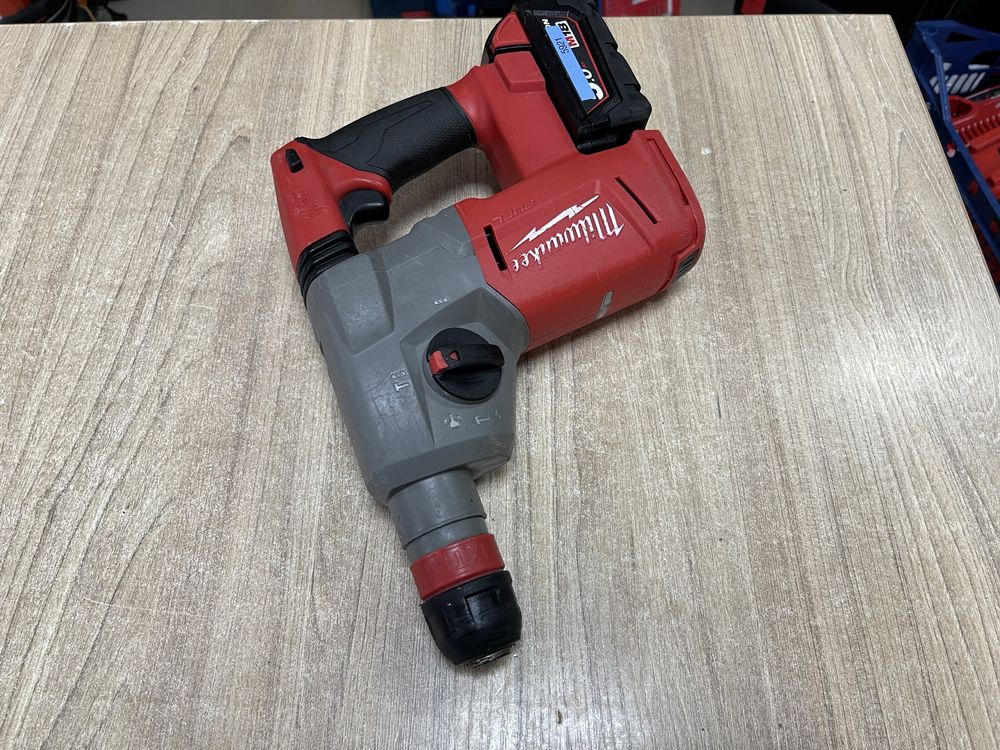 Milwaukee M18 CHX / безшітковий перфоратор Мілвокі