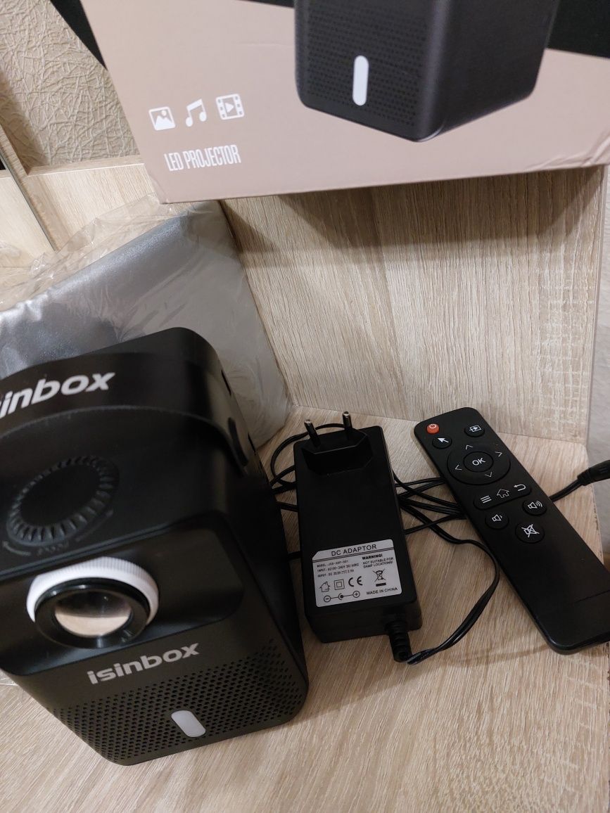 Портативный проектор ISINBOX X8 5G WIFI с поддержкой 1080p Чёрный