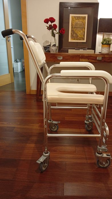 Cadeira de banho nova