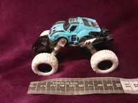 Samochód monster truck