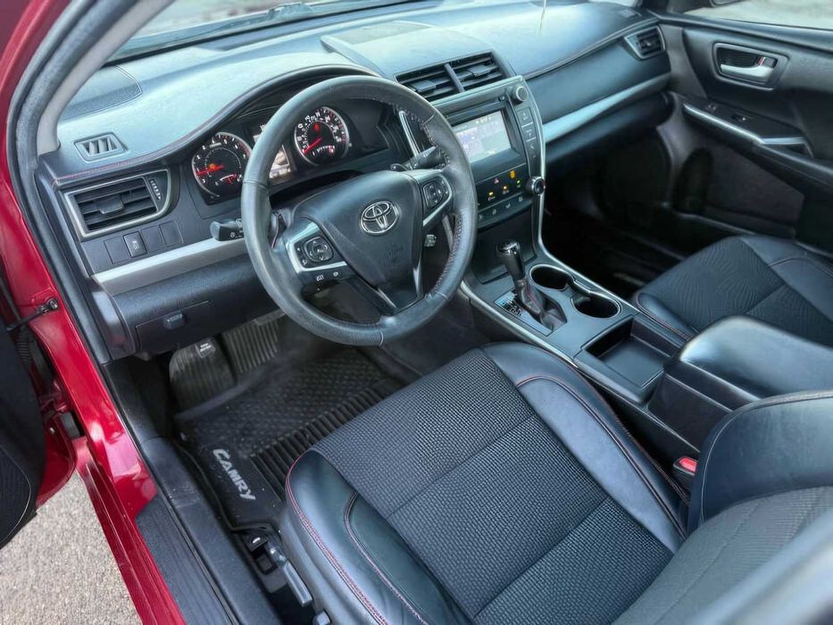 Toyota Camry      2017