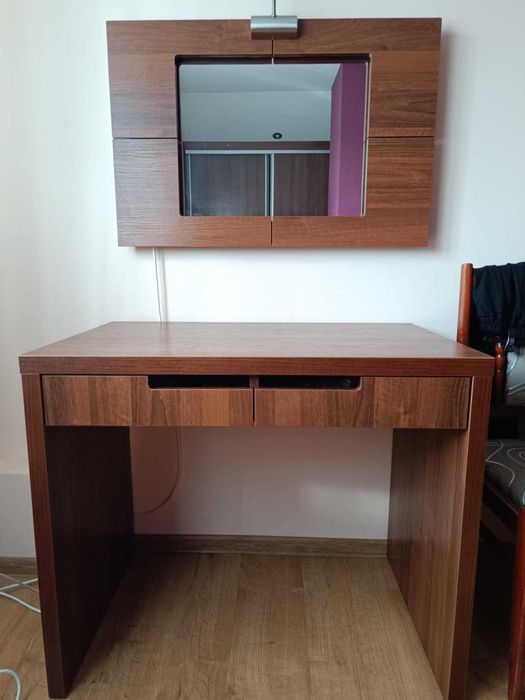 Biurko/ toaletka z lustrem