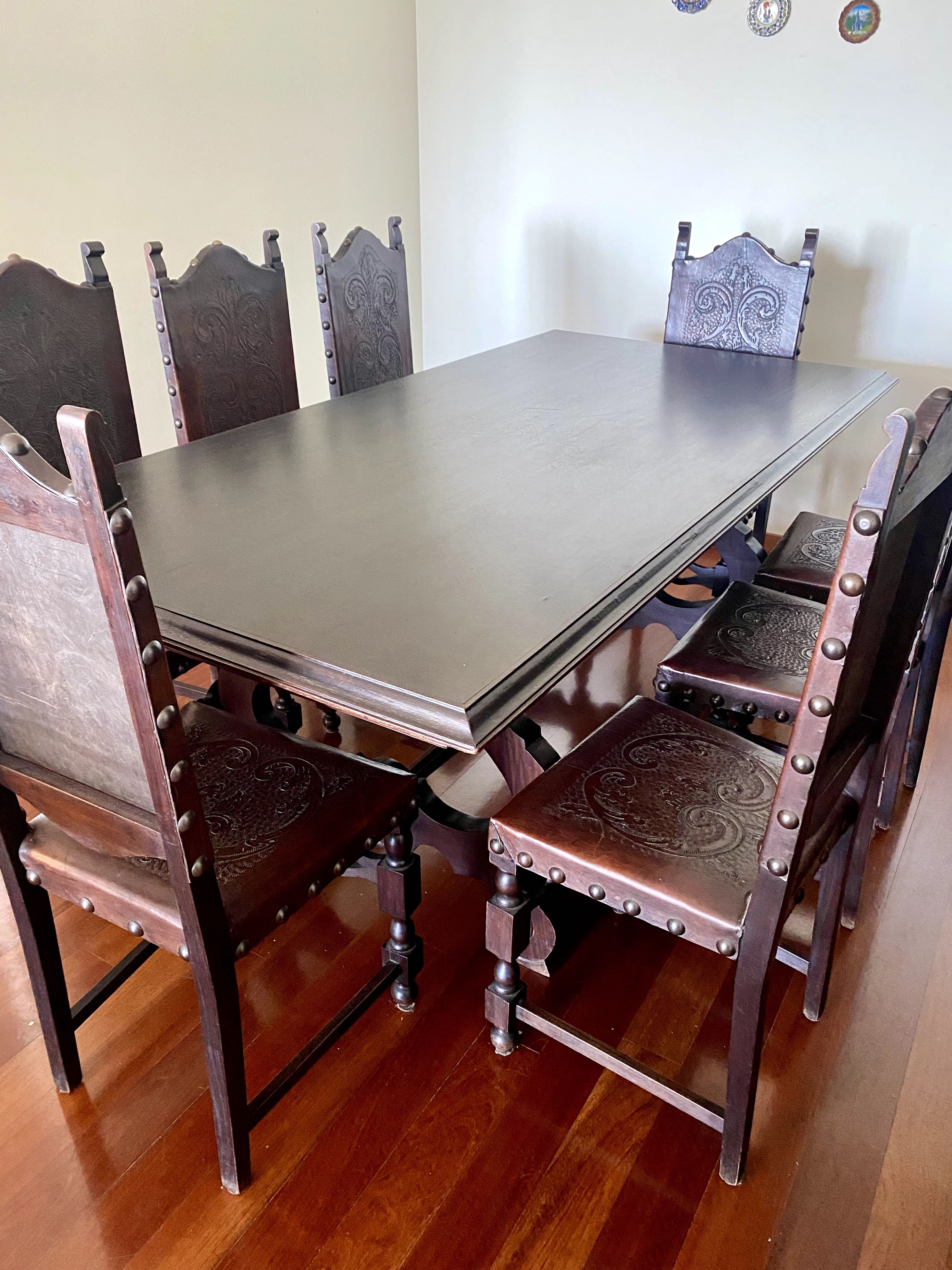 Conjunto Elegante - Louceiro + Mesa com 8 Cadeiras em Madeira Nobre !!