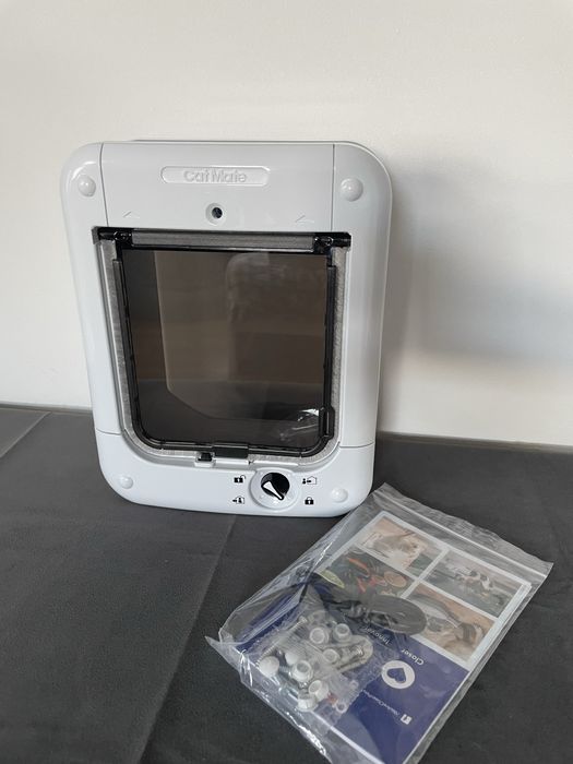 Drzwiczki dla kota z czytnikiem mikrochipów Closer Pets 360W