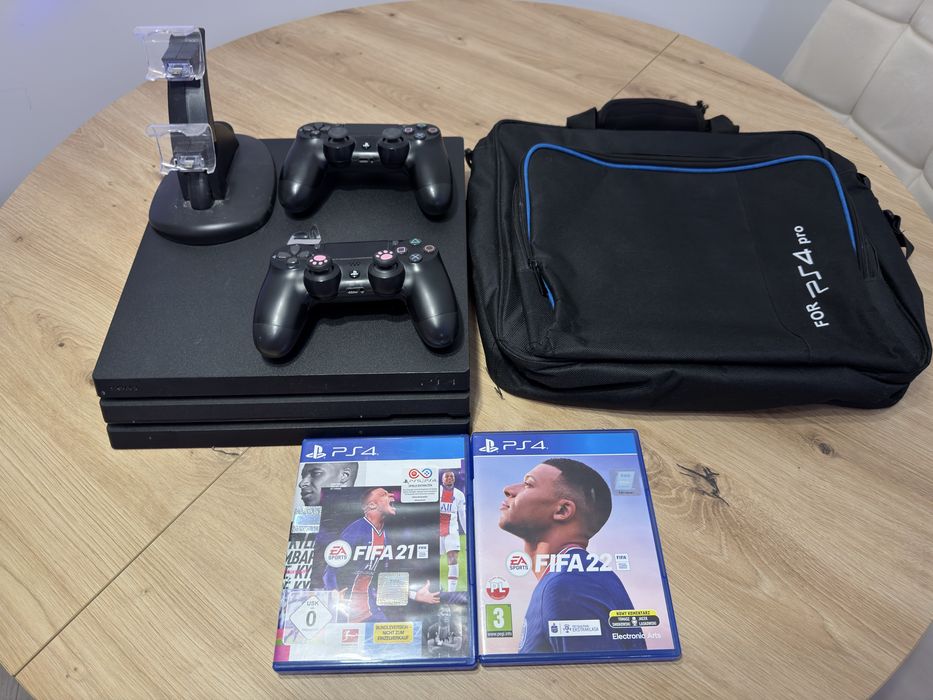 Playstation 4 pro 2 pady dodatki