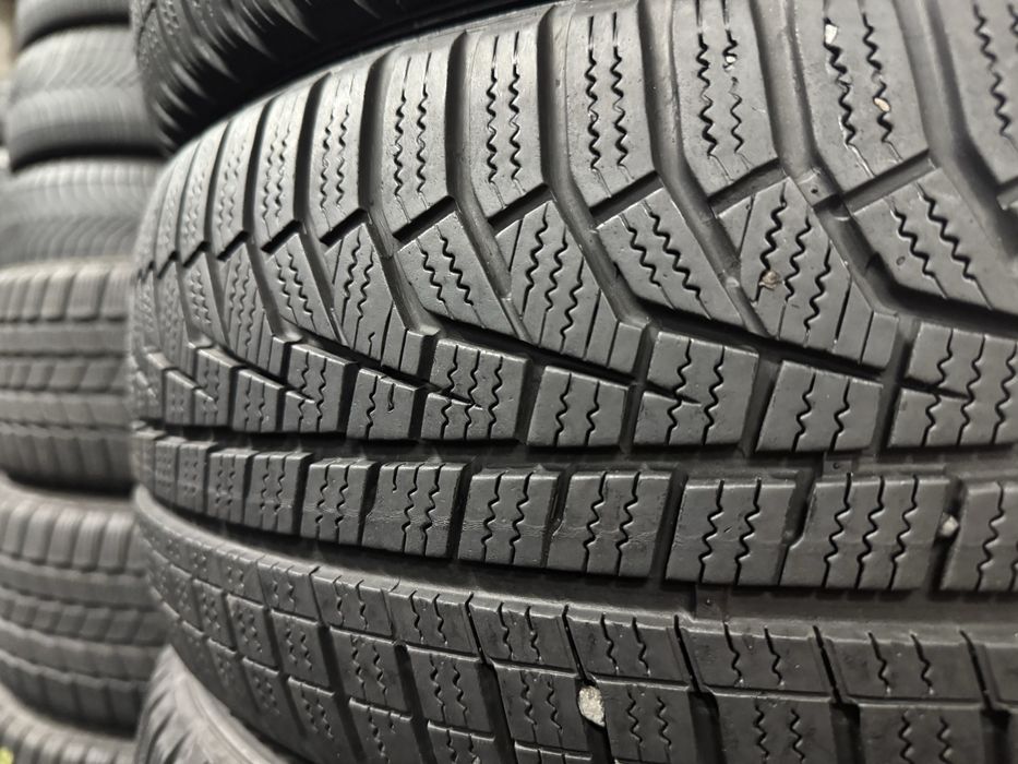 шини б.у зима 205/55 R17 91H - Hankook I*ceprt EVO2 склад резини
