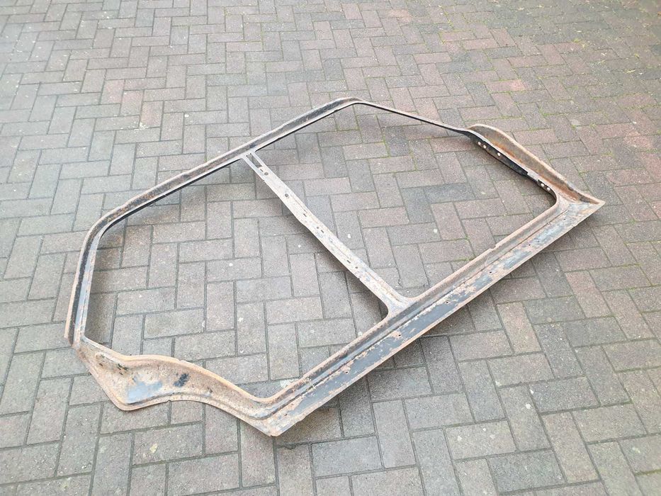 Fiat 125p FSO boki próg fala błotnika bok słupek ramy drzwi progi Lewy