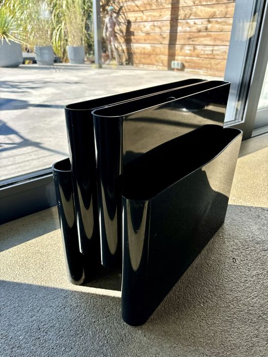 Czarny Gazetownik Giotto Stoppino Kartell Włochy lata 70 Mega Design