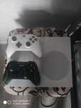 Xbox one s.