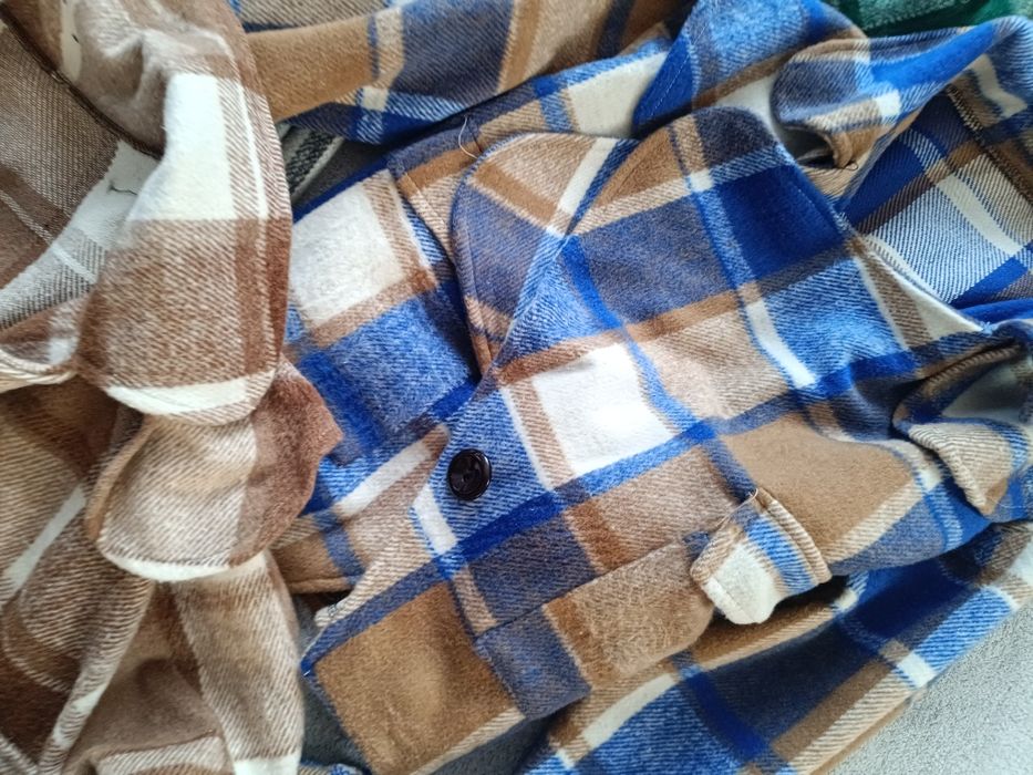 Krata kratka wiosenna kurtka narzutka kurteczka koszulowa guzik