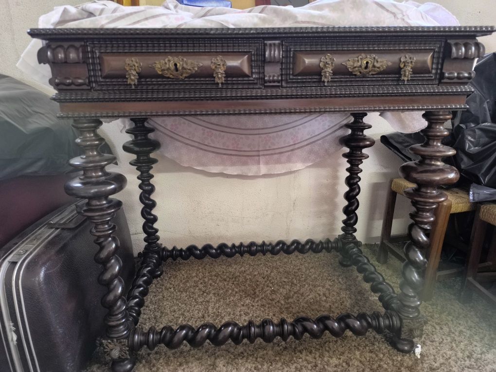 Mesa estilo Império com 2 gavetas