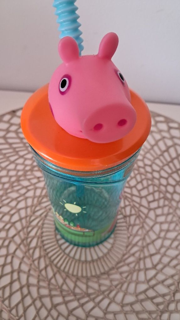 Peppa Pig kubek ze słomka i figurka
