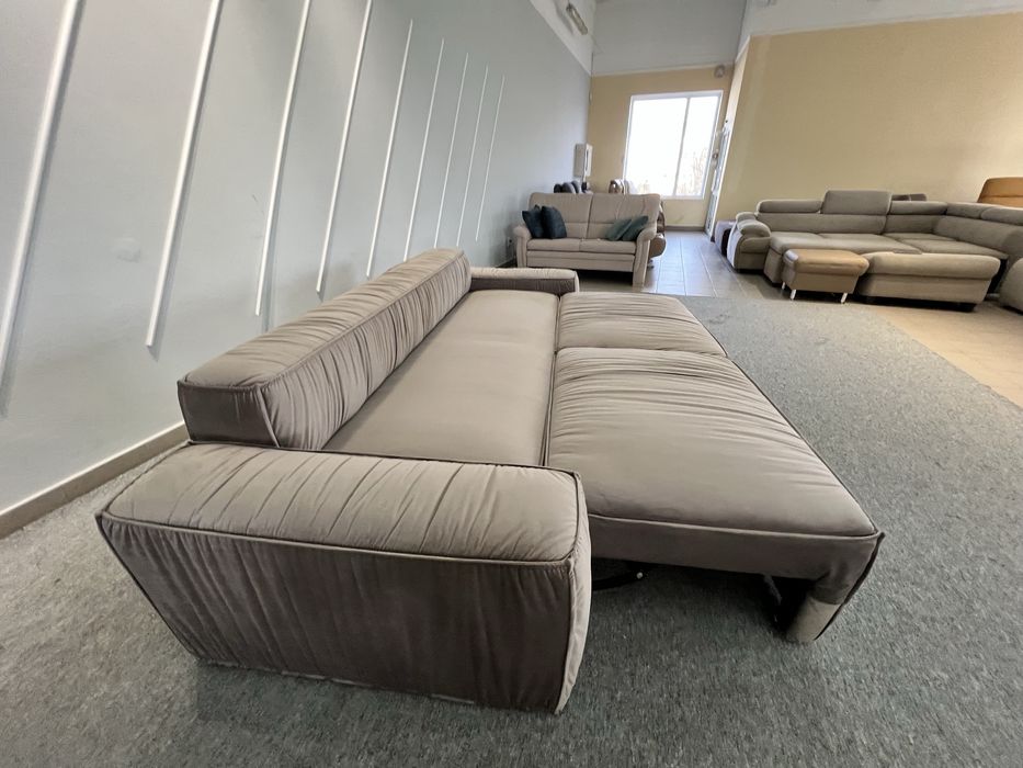 Новий розкладний прямий диван велюр