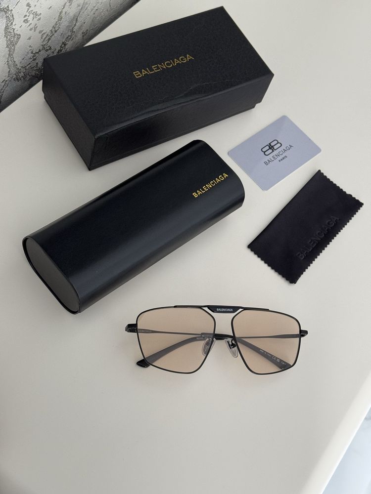 Солнцезащитные очки Balenciaga полный комплект