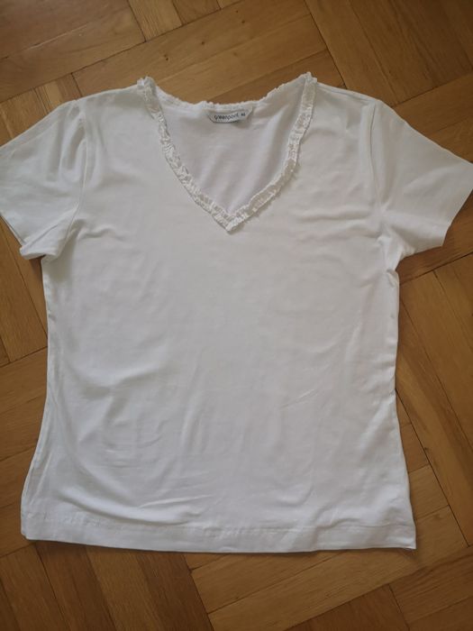 Biała koszulka tshirt Greenpoint dekolt  36 S  24hm