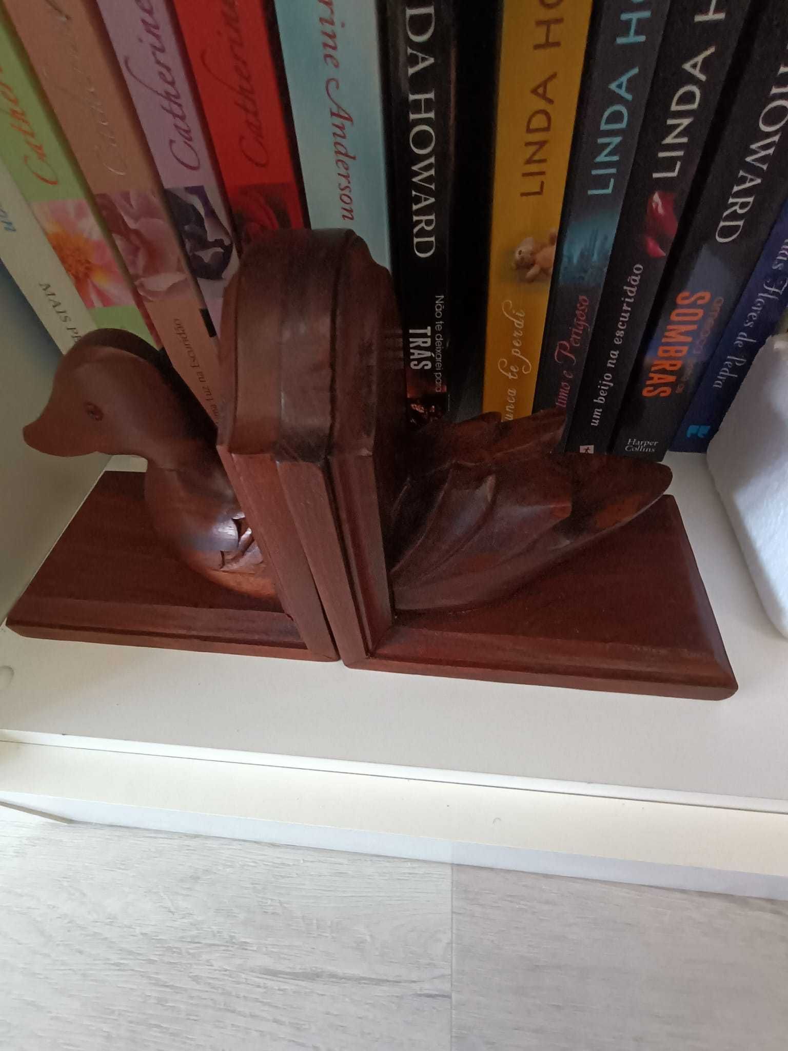 Guarda Livros Madeira