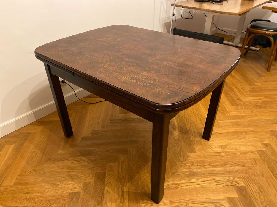 Drewniany stół Art Deco