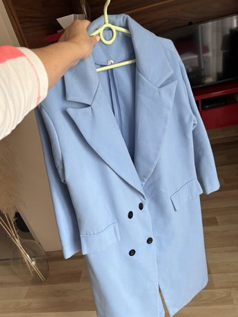 Długi płaszcz baby blue niebieski