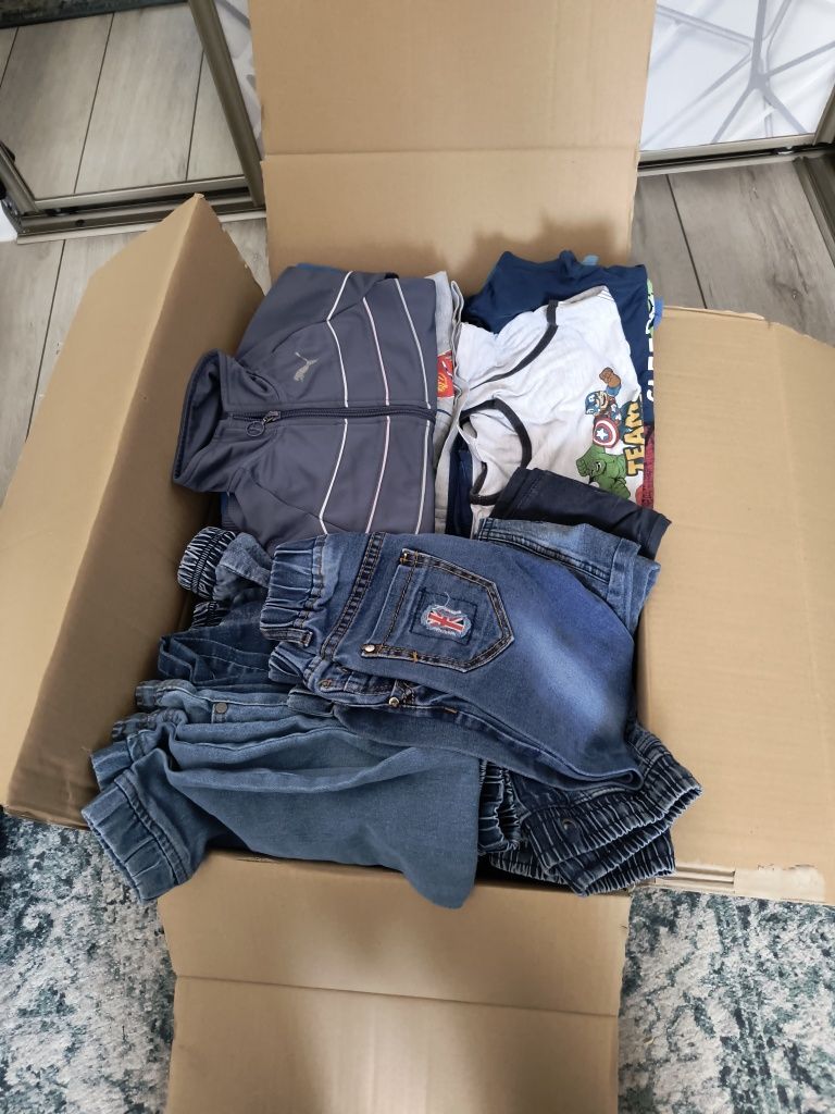 Zestaw ubrań dla chłopca, paka 50 rzeczy, spodnie, bluzki.