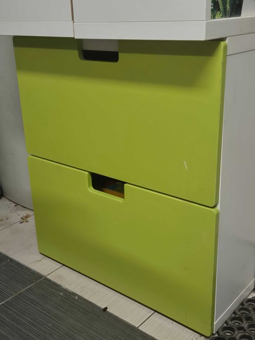 Półka z szufladami