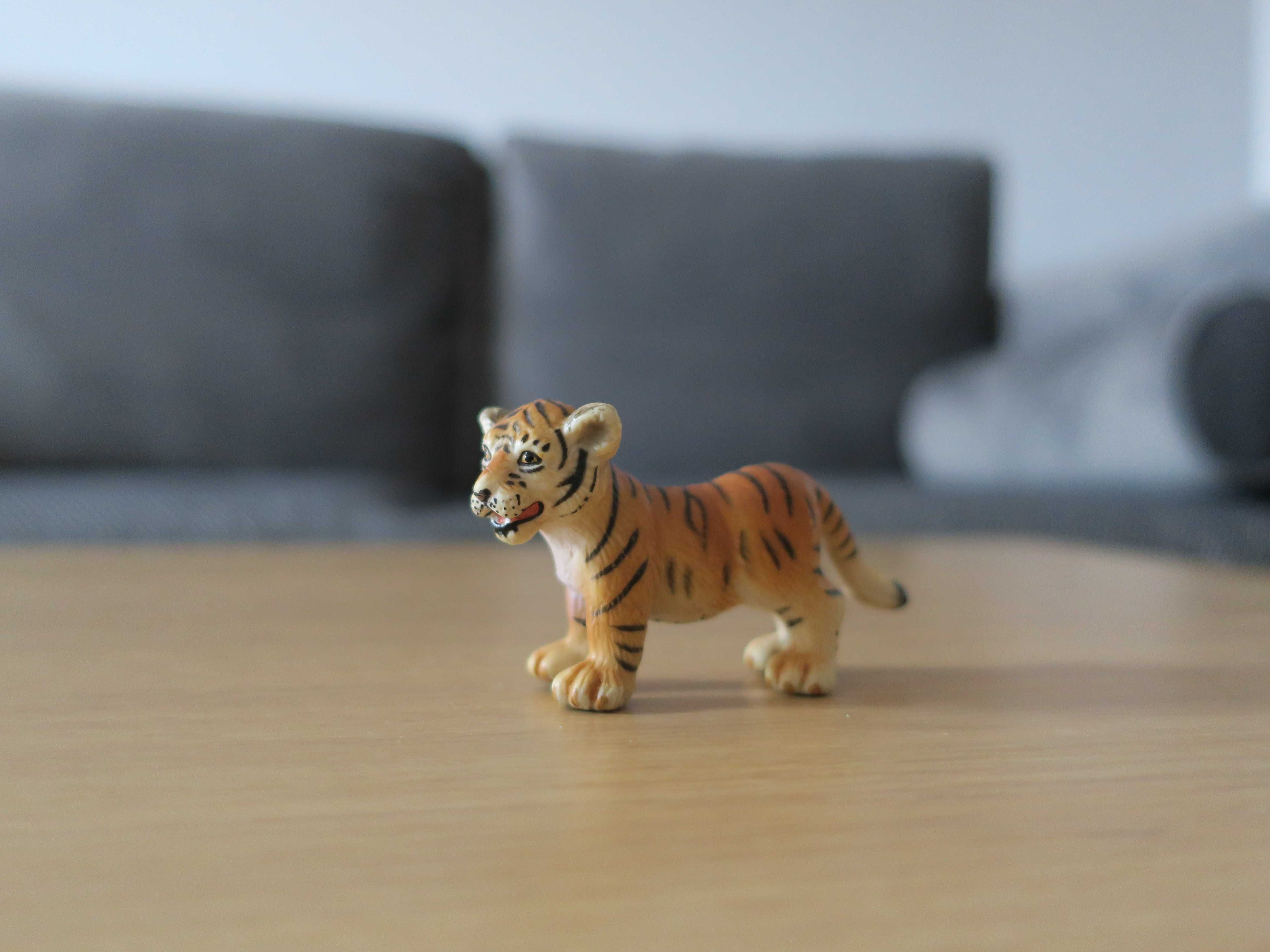 Mały tygrys Schleich figurka