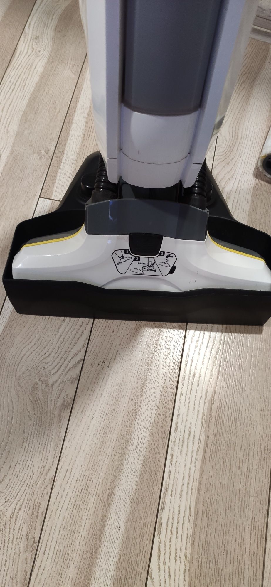 Поломойный пылесос Karcher FC 5
