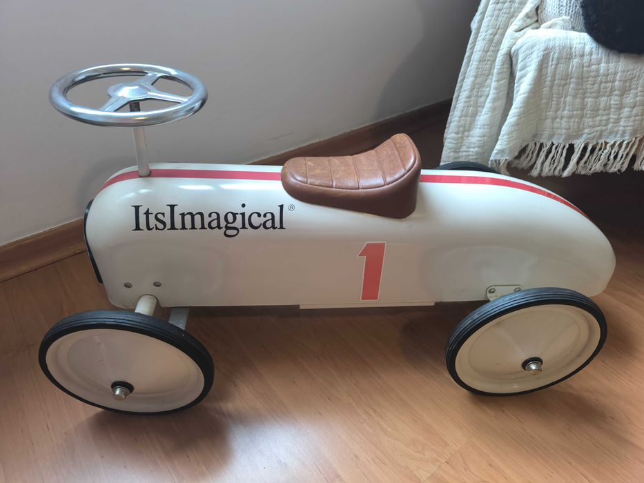 Triciclo clássico Itsmagical