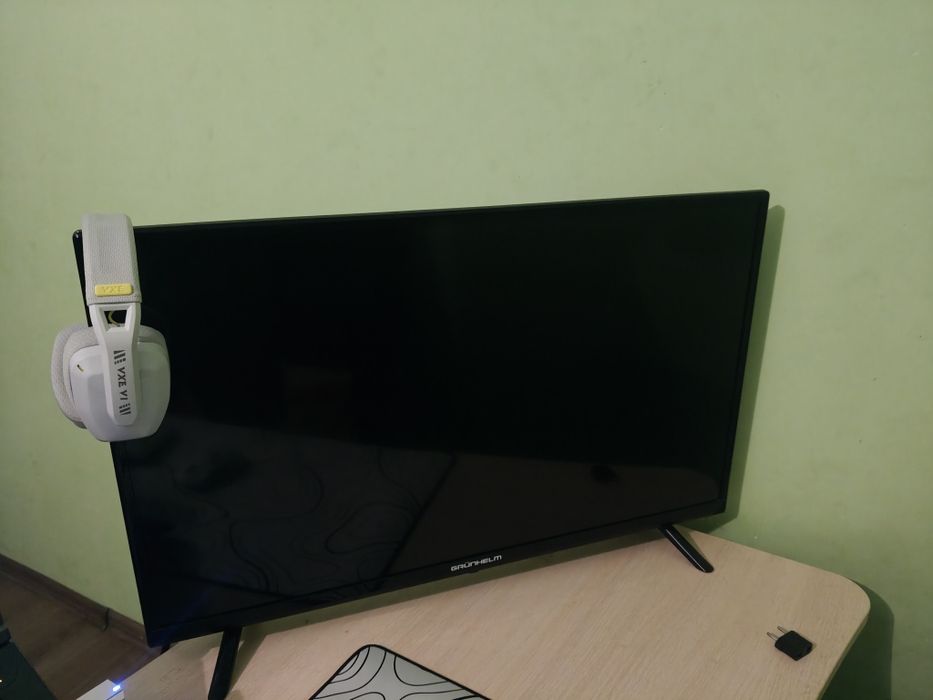 Телевізор GRÜNHELM на 32 дюйма