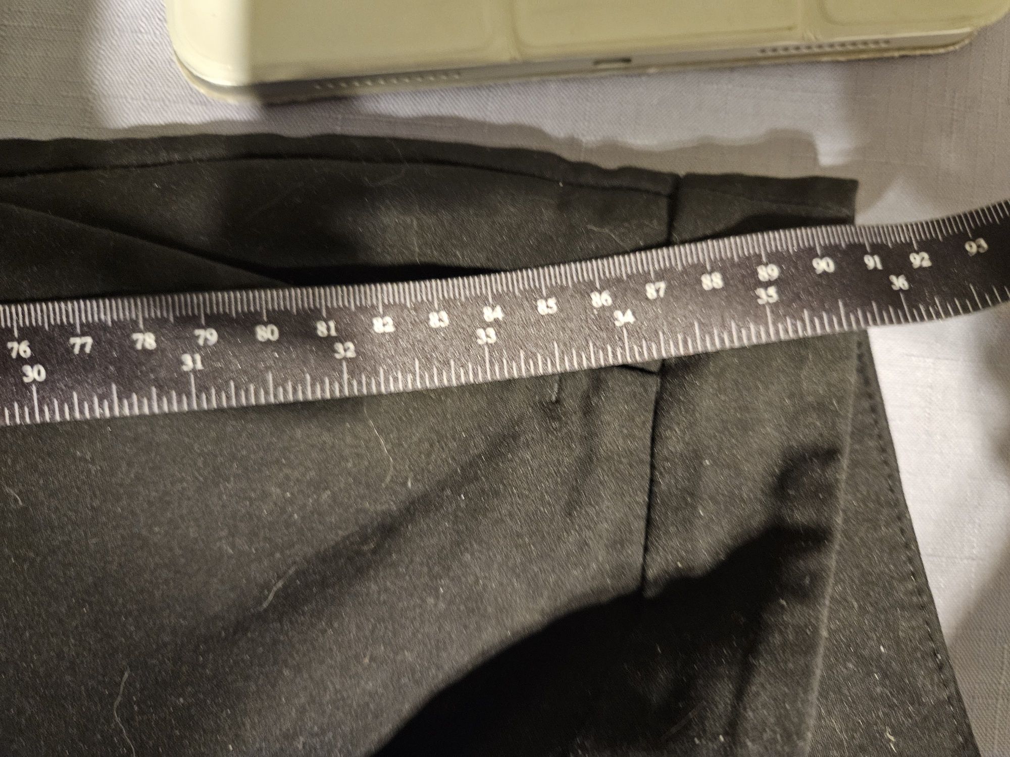w większości bawełniane czarne spodnie z H&M, r. 38