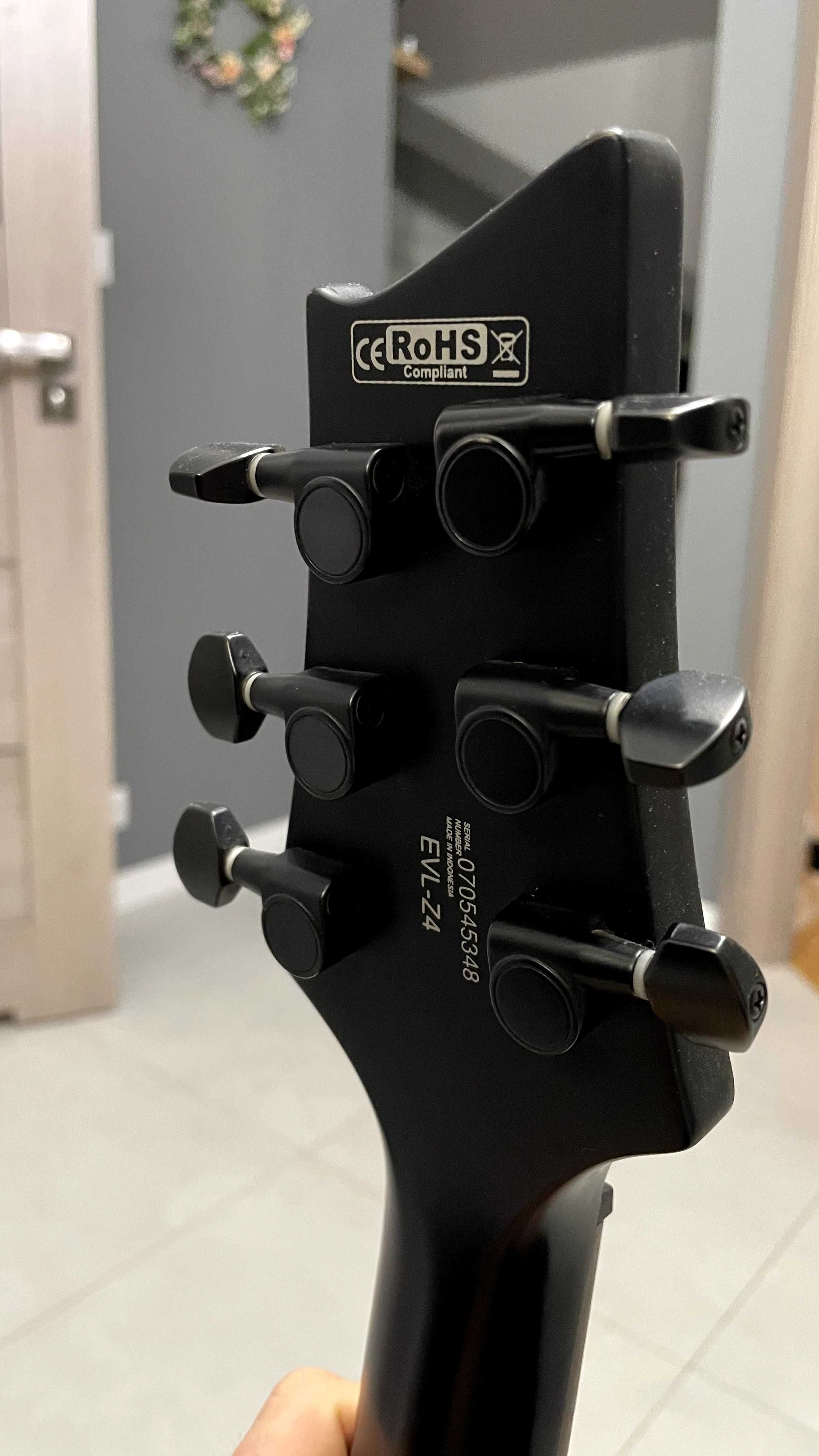 Gitara elektryczna CORT EVL-Z4 + Wzmacniacz gitarowy Roland Cube 40XL