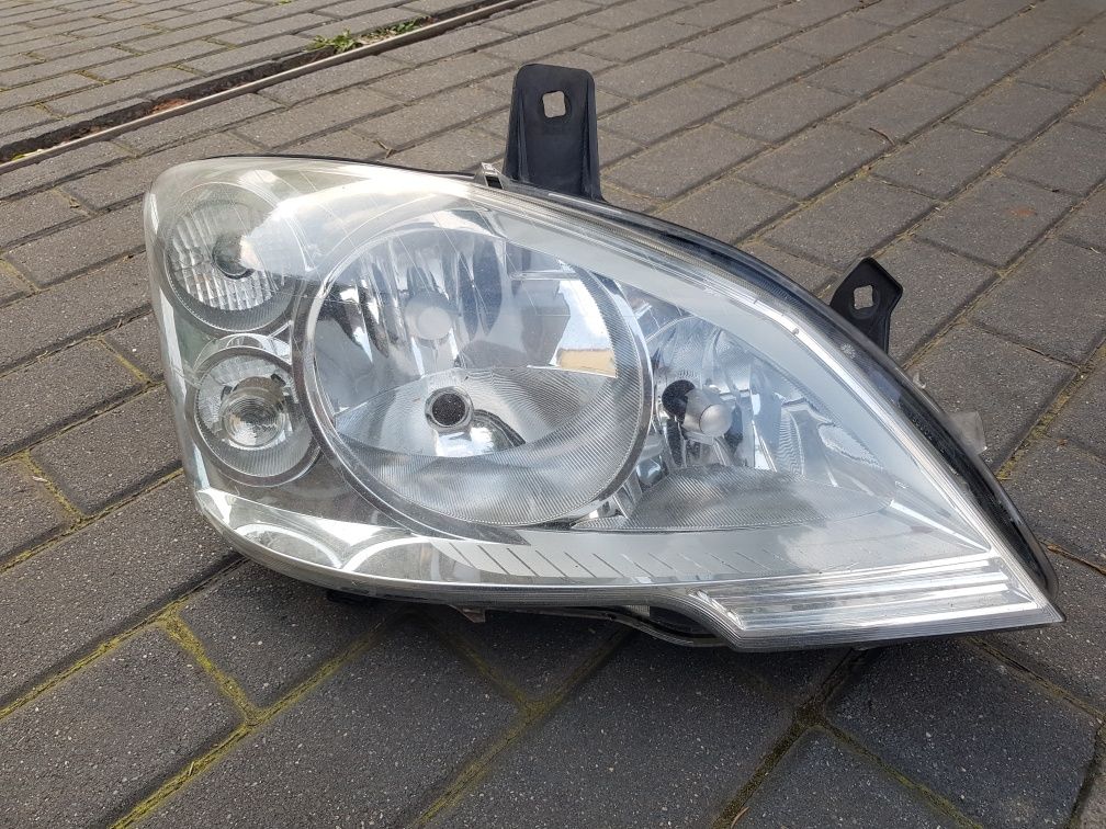 Przednia prawa lampa vito 639 lift viano 639 europa