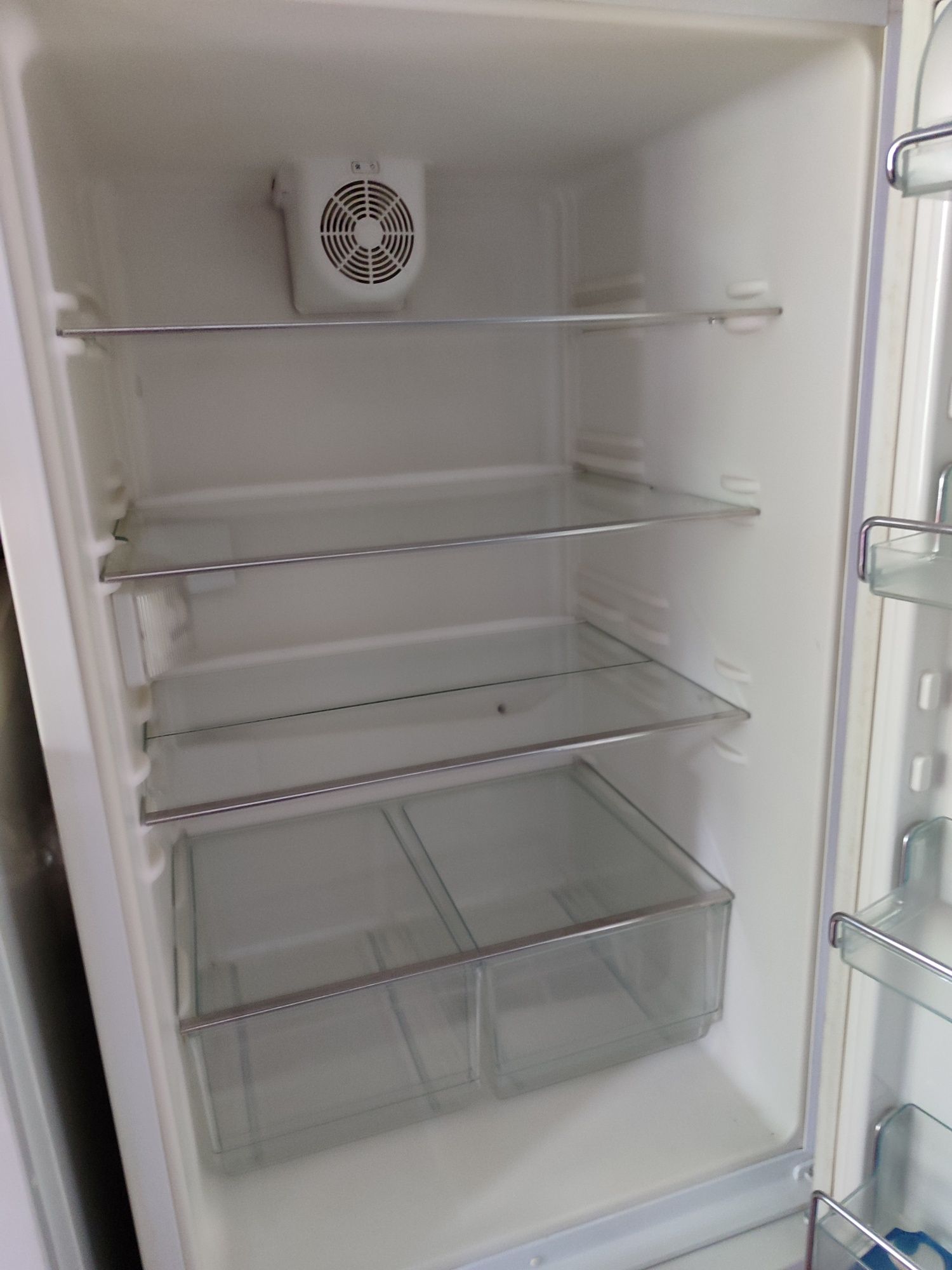 Холодильник MIELE з Німеччини.
