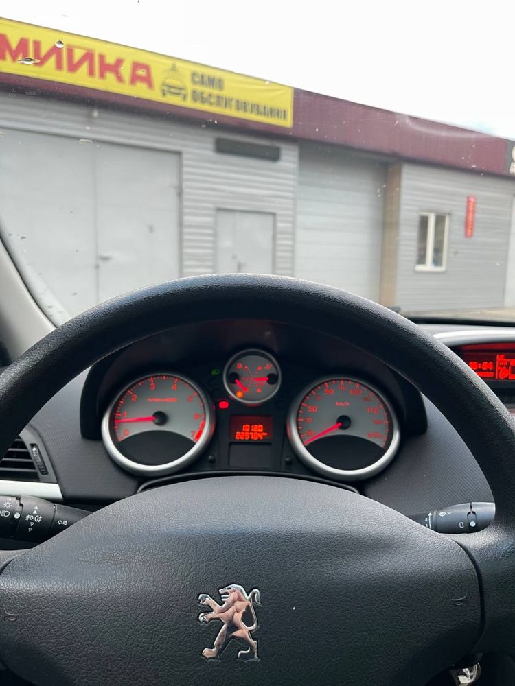 Peugeot 207 SW 1,4 бензин