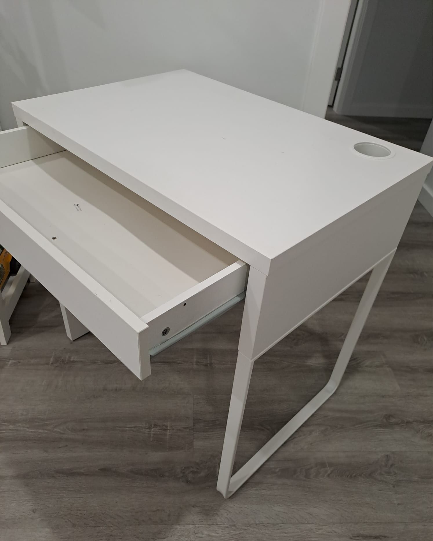 Secretária Ikea Micke  73x50