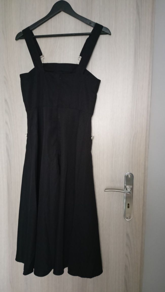 Sukienka czarna długa