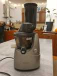 Kuvings B6000 wyciskarka wolnoobrotowa