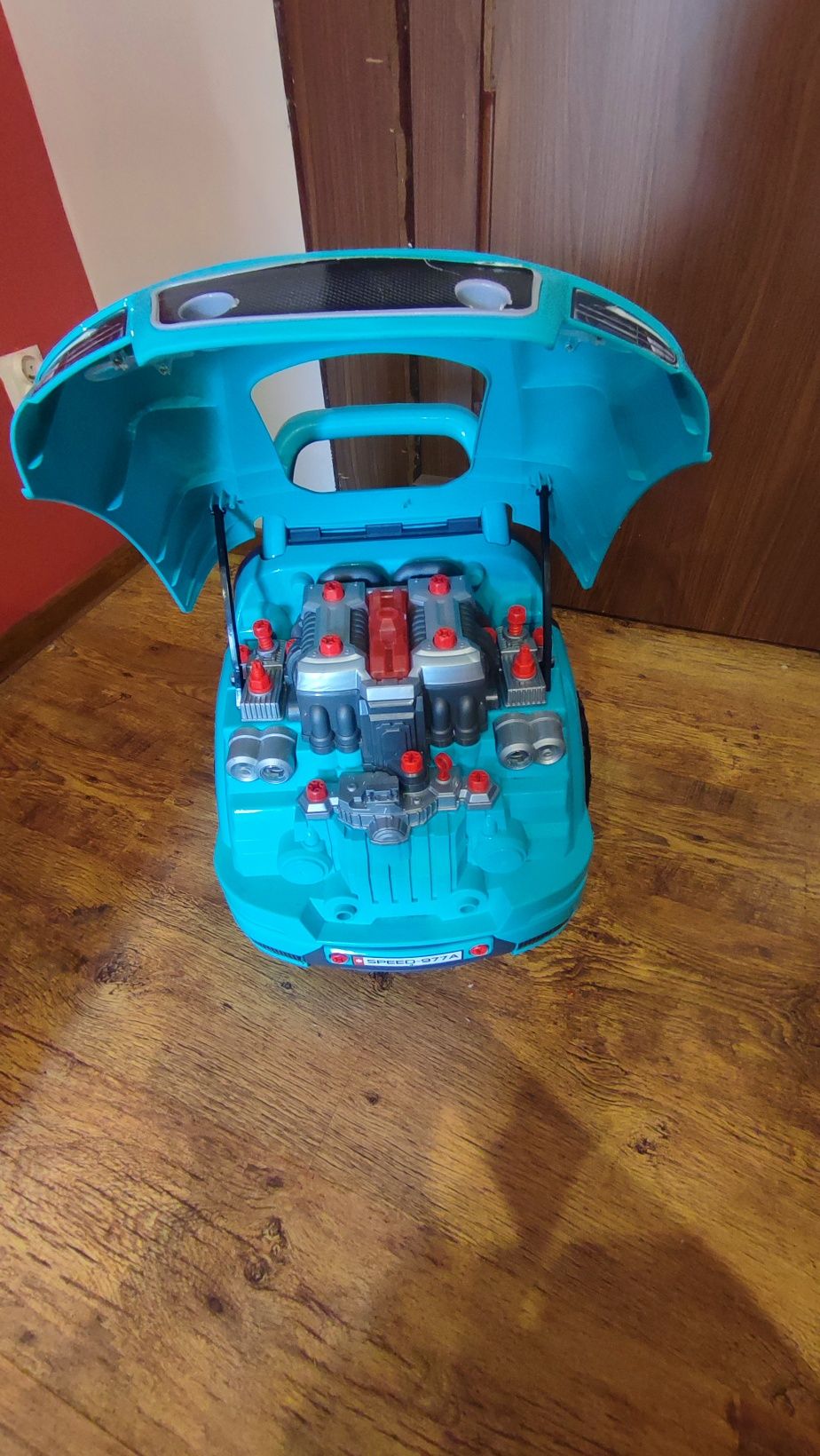 Auto dla młodego mechanika
