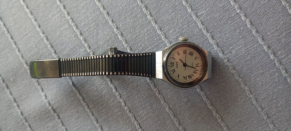 Zegarek Zaria qwarc